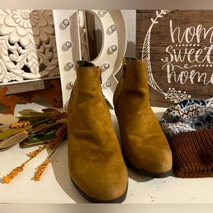 Qupid Ankle Boots